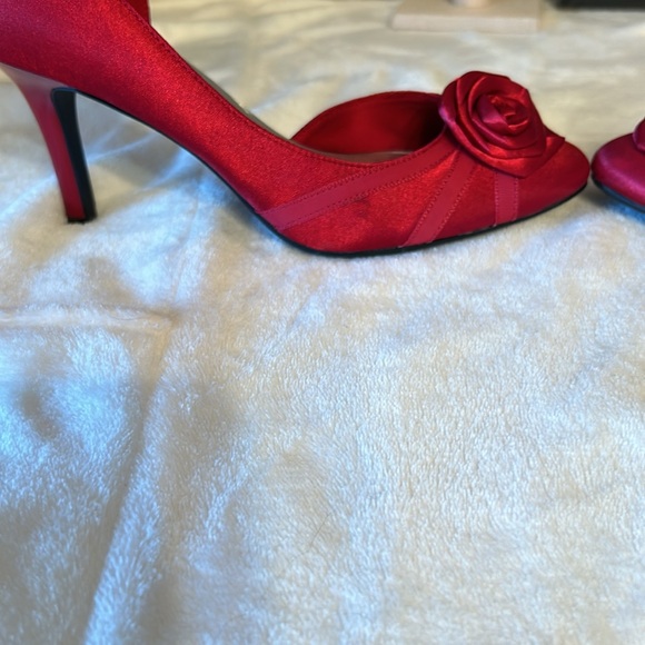 Shoes high heels Fiona brand worn once Beautiful! - Picture 5 of 7